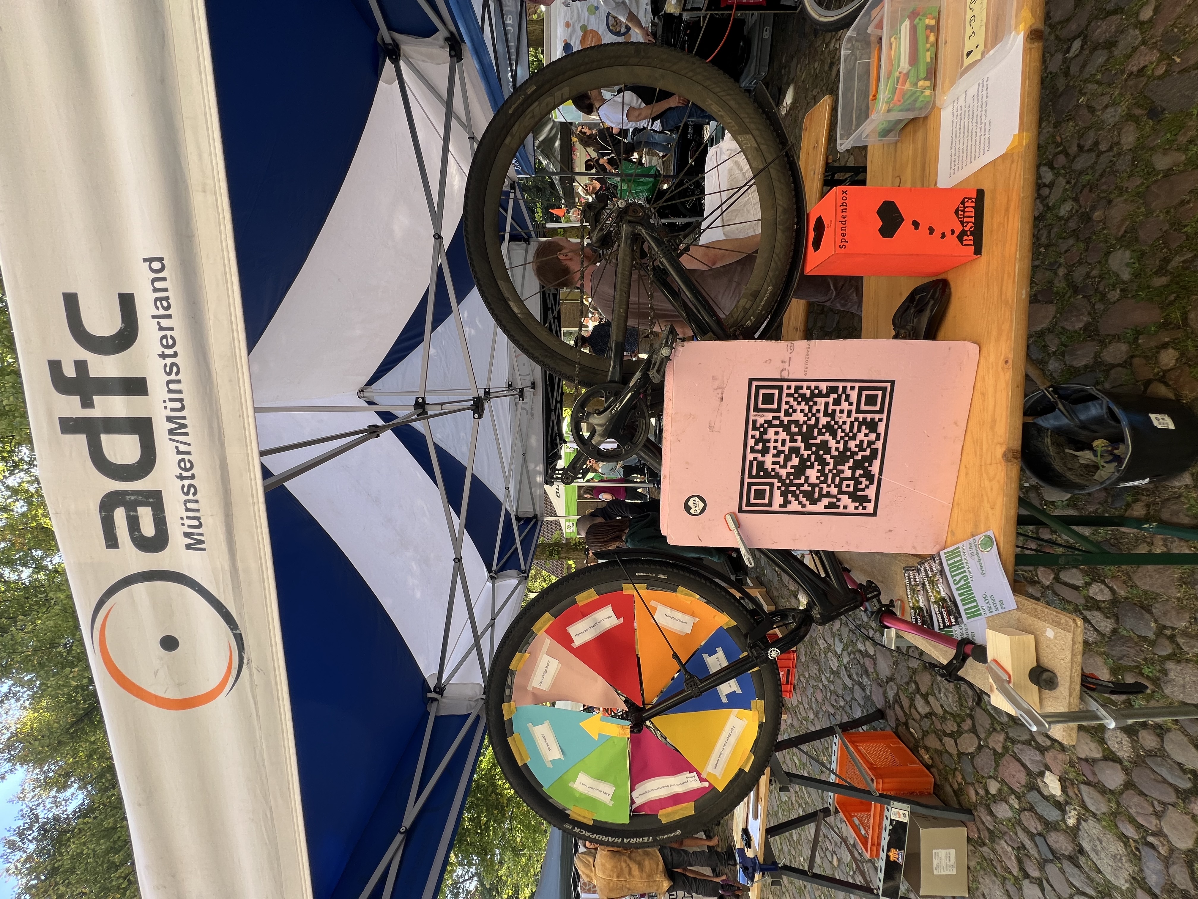 Der ADFC Münster bietet in der Hansa-Fahrradwerkstatt in der B-Side Unterstützung für Do-It-Yourself-Reparaturen.